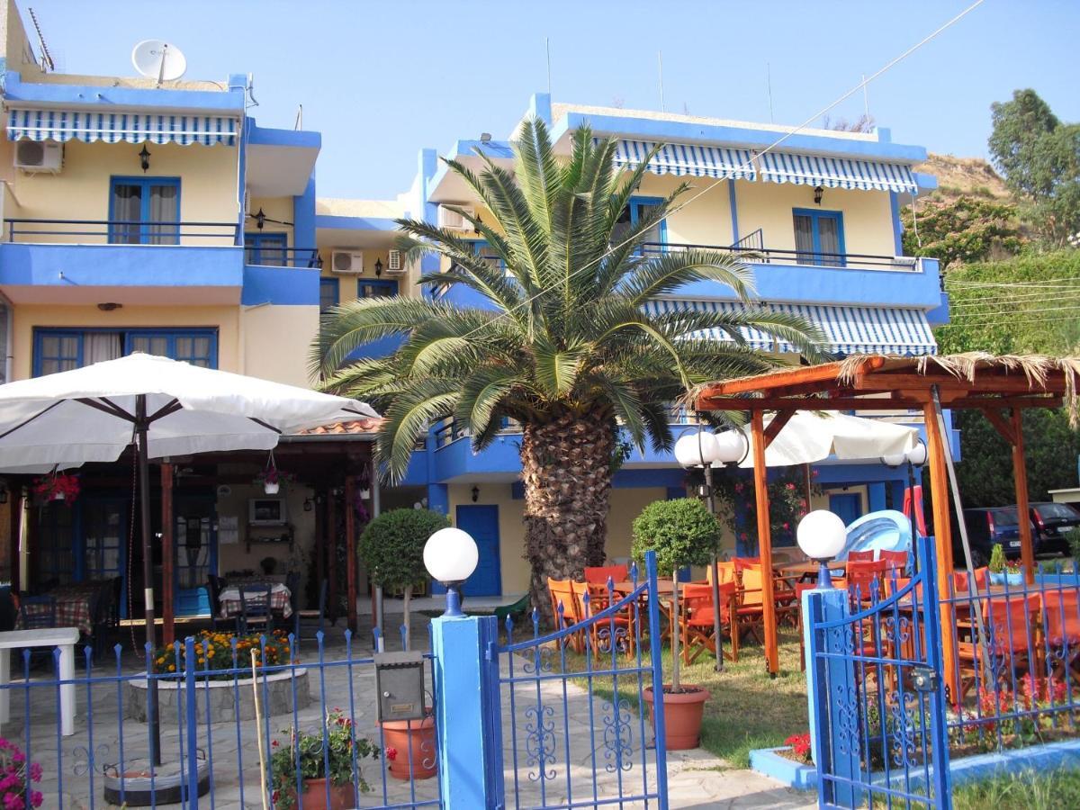 Kangaroo Hotel Mola Kalyva Exterior photo